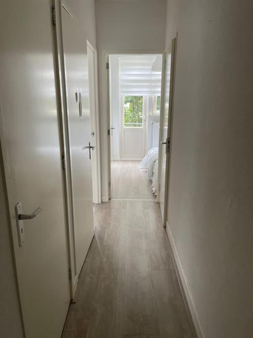 Private Double Bed Room Only With Balcony In Apartment Rotterdam Ngoại thất bức ảnh