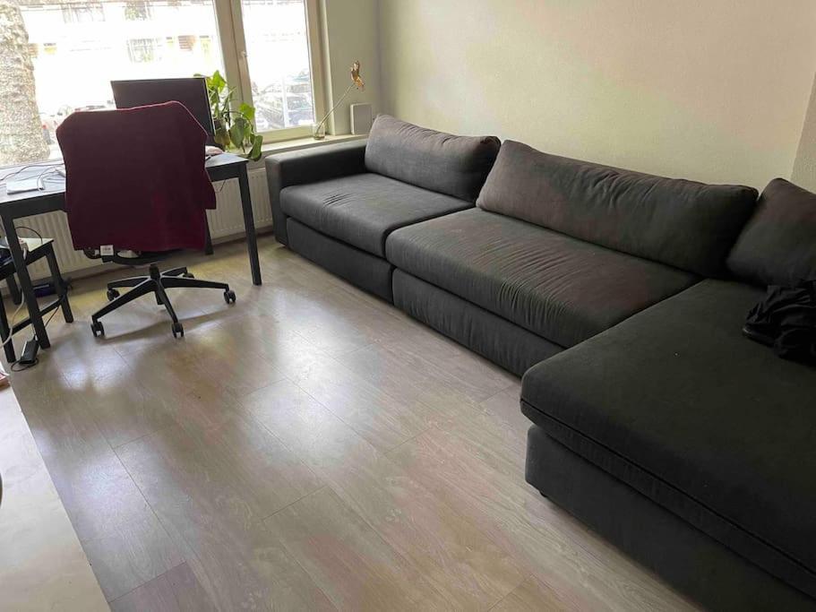 Private Double Bed Room Only With Balcony In Apartment Rotterdam Ngoại thất bức ảnh